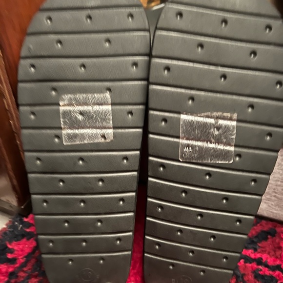 NWOT Gap sandals - Picture 2 of 2